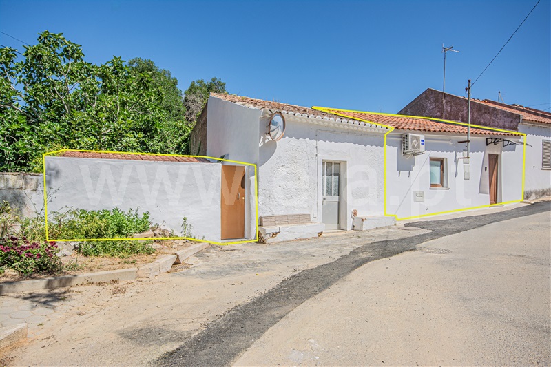 Moradia em Banda T1 / Lagos, Telheiro
