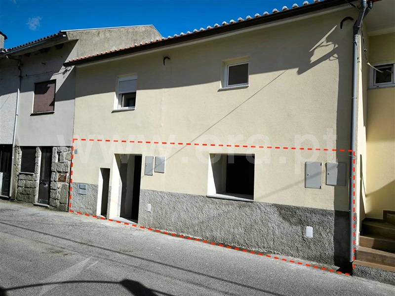 Moradia em Banda T1 / Nelas, Carvalhal Redondo e Aguieira