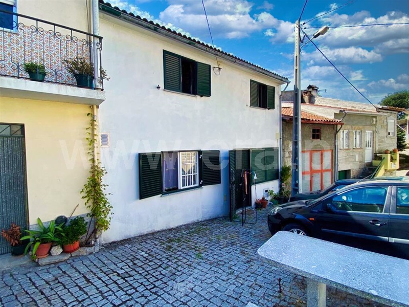 Moradia em Banda T1 / Nelas, Santar e Moreira