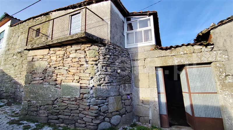 Moradia em Banda T1 / Valpaços, Tinhela e Alvarelhos