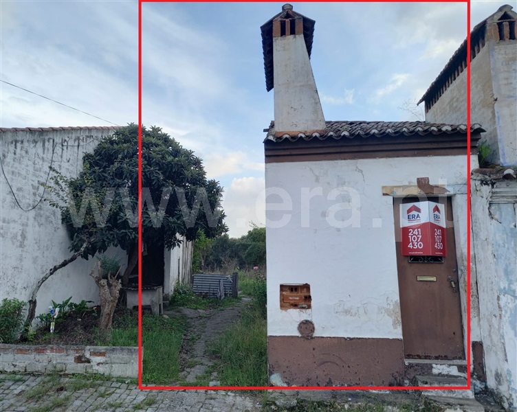 Moradia em Banda T2 / Abrantes, Pego