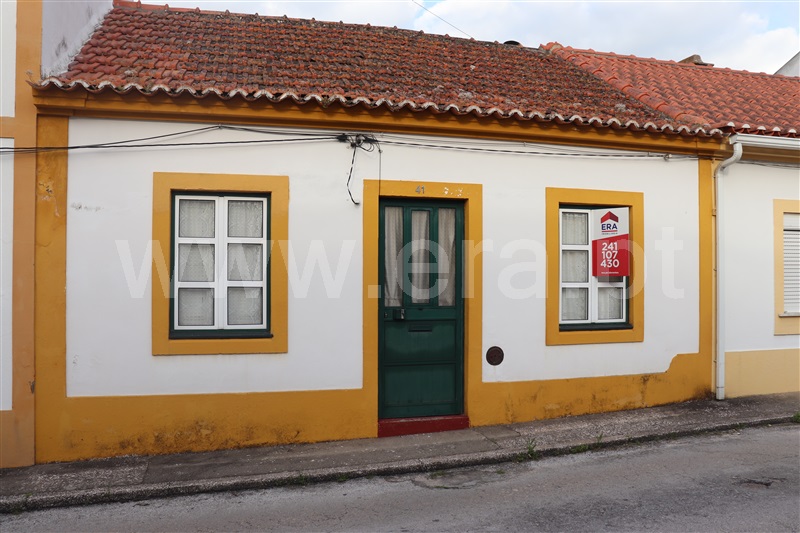 Moradia em Banda T2 / Abrantes, Tramagal