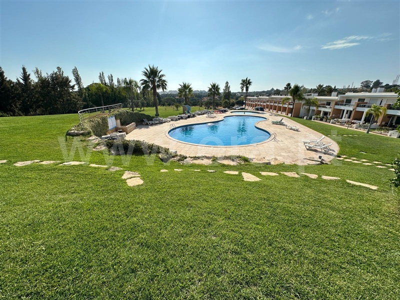 Moradia em Banda T2 / Albufeira, Albufeira e Olhos de Água
