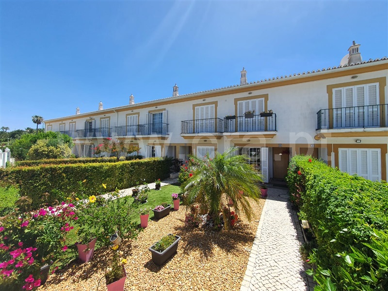 Moradia em Banda T2 / Albufeira, Guia