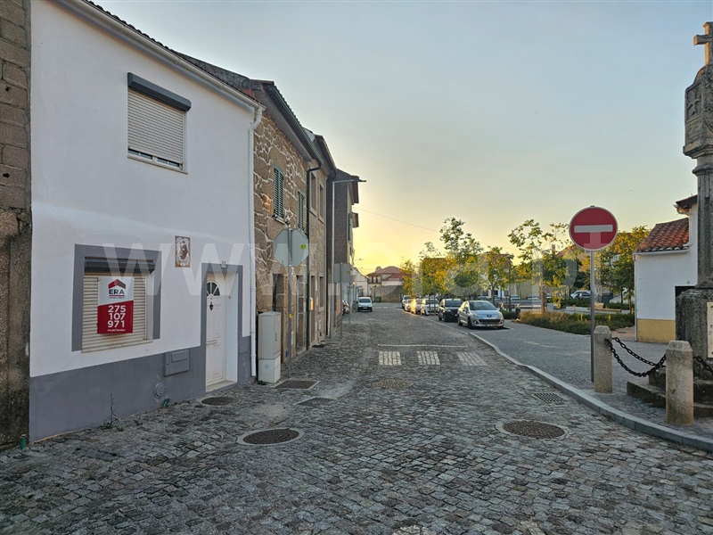 Moradia em Banda T2 / Castelo Branco, Lardosa