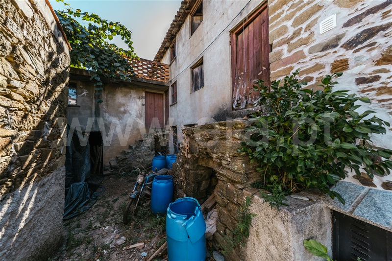 Moradia em Banda T2 / Covilhã, Casegas