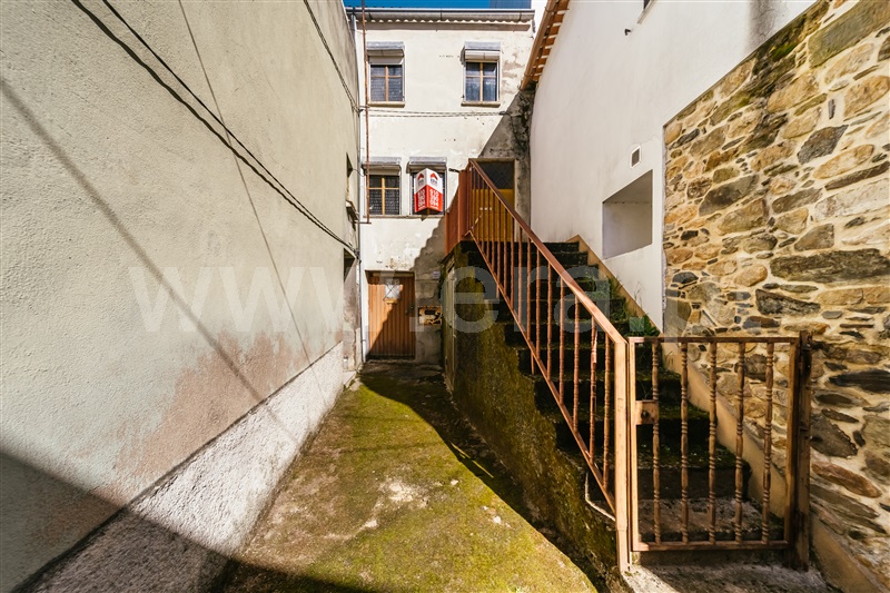 Moradia em Banda T2 / Covilhã, Ourondo