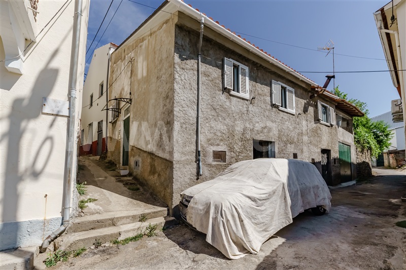 Moradia em Banda T2 / Covilhã, Ourondo
