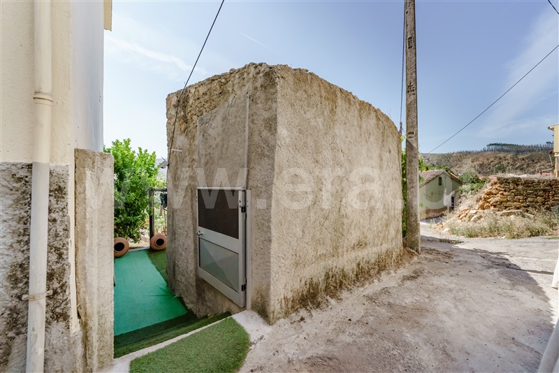 Moradia T2 à venda em Ourondo, Covilhã — foto 2