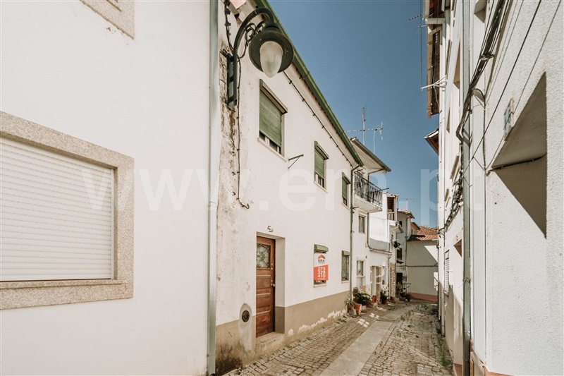 Moradia em Banda T2 / Covilhã, Tortosendo