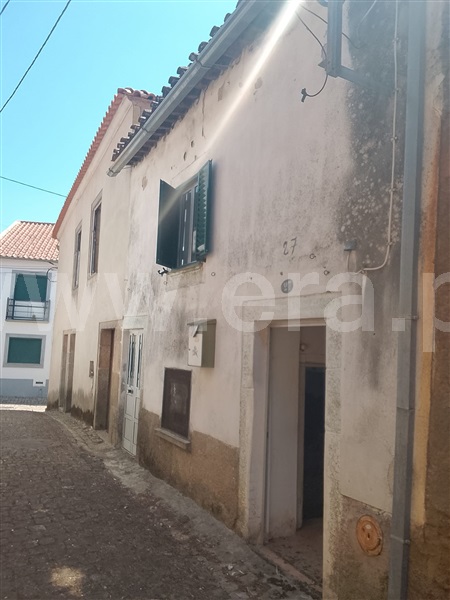 Moradia em Banda T2 / Fundão, Fatela