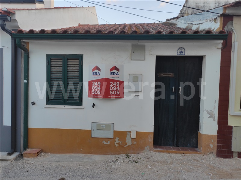 Moradia em Banda T2 / Golegã, Golegã