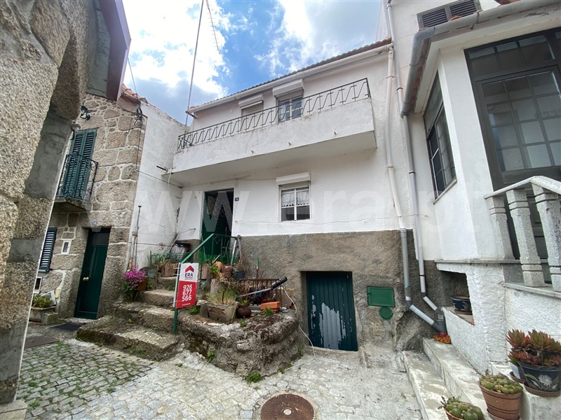 Moradia em Banda T2 / Gouveia, Aldeias e Mangualde da Serra