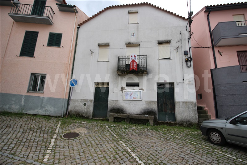 Moradia em Banda T2 / Gouveia, Aldeias e Mangualde da Serra