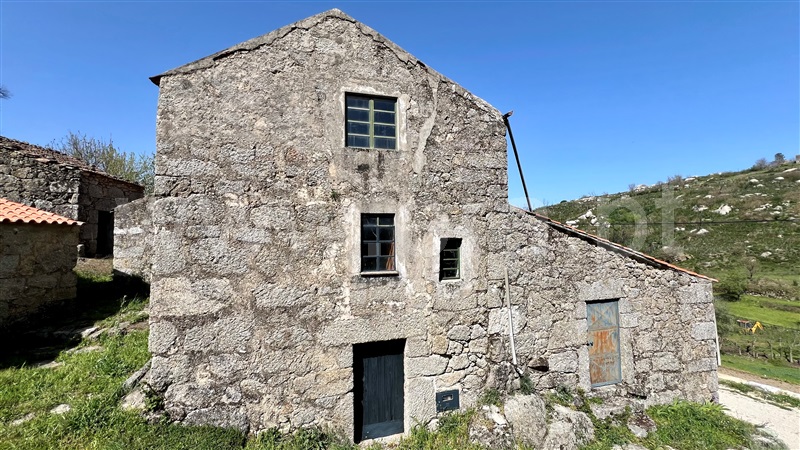 Moradia em Banda T2 / Gouveia, Figueiró da Serra e Freixo da Serra