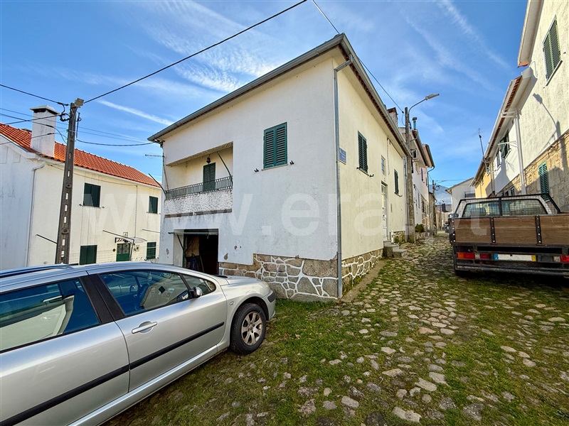 Moradia em Banda T2 / Gouveia, Folgosinho, Gouveia