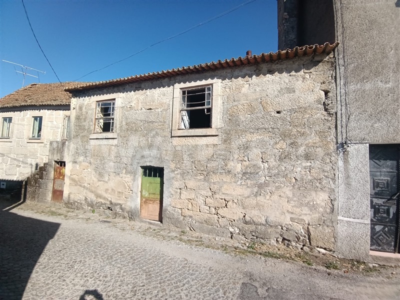Moradia em Banda T2 / Mangualde, Espinho