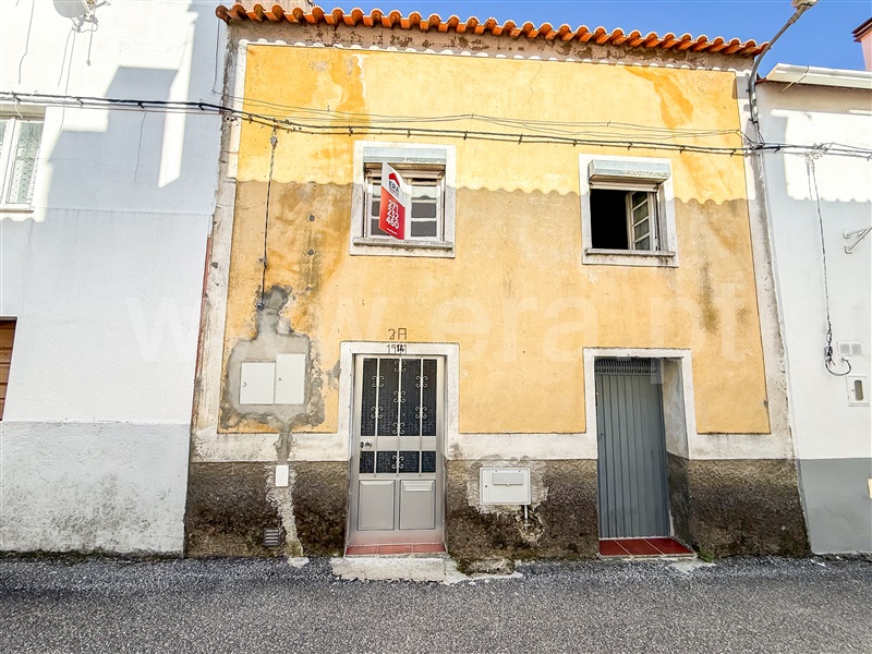 Moradia em Banda T2 / Manteigas, Sameiro