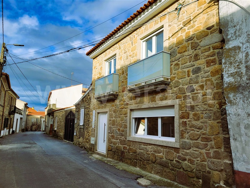 Moradia em Banda T2 / Miranda do Douro, Sendim e Atenor