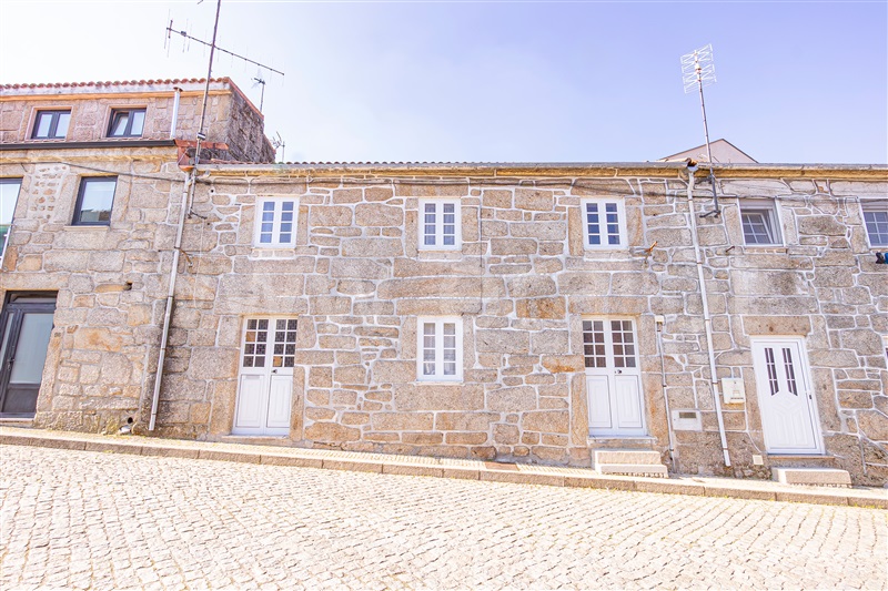 Moradia em Banda T2 / Montalegre, Montalegre e Padroso