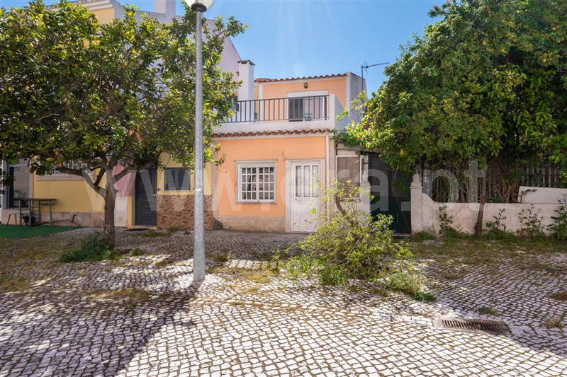 Moradia em Banda T2 / Montijo, Montijo e Afonsoeiro