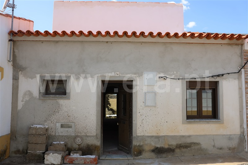 Moradia em Banda T2 / Moura, Moura (Santo Agostinho e São João Baptista) e Santo Amador