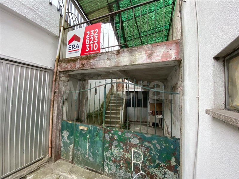 Moradia em Banda T2 / Nelas, Canas de Senhorim