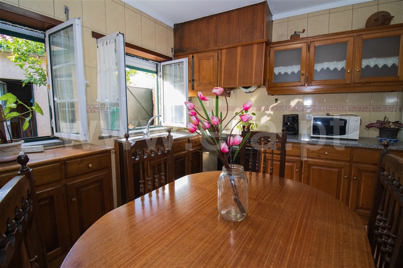 Moradia T2 em Lapa do Lobo, €145.000