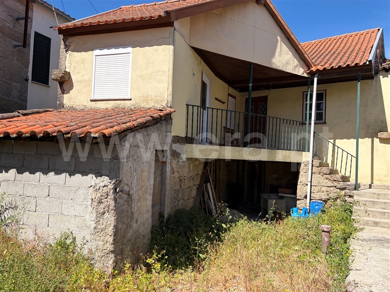 Moradia em Banda T2 / Oliveira do Hospital, Vila Franca da Beira