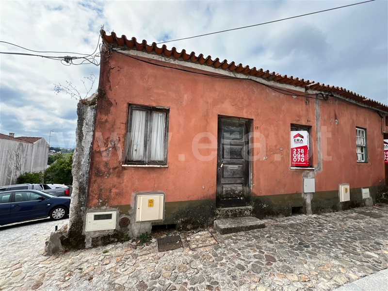 Moradia T2 à venda em Zona Histórica, Oliveira do Hospital — foto 2
