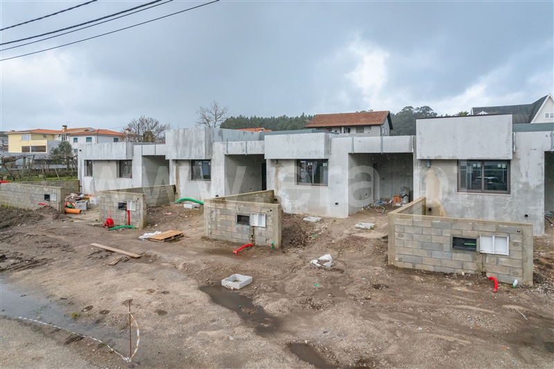 Moradia em Banda T2 / Paços de Ferreira, Carvalhosa