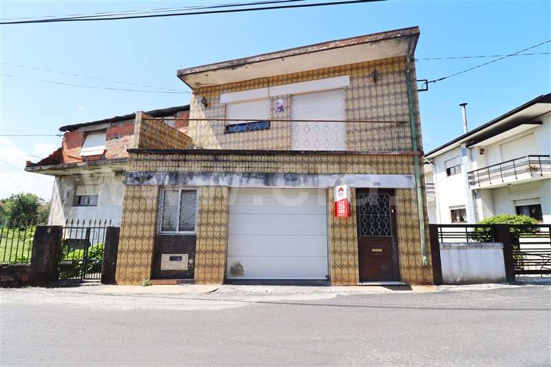Moradia em Banda T2 / Santa Maria da Feira, Sanguedo
