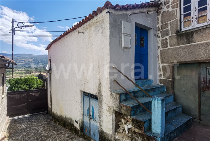 Moradia em Banda T2 / Seia, Pinhanços