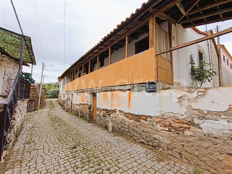 Moradia em Banda T2 / Valpaços, Rio Torto