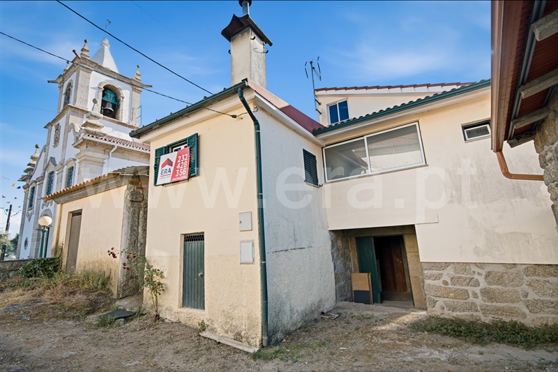 Moradia em Banda T2 / Viseu, Boa Aldeia, Farminhão e Torredeita
