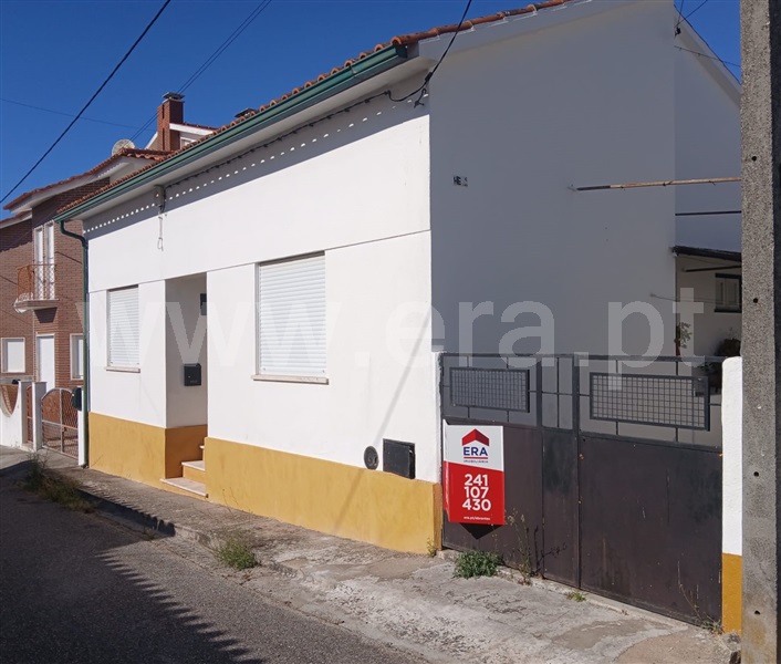 Moradia em Banda T3 / Abrantes, Tramagal