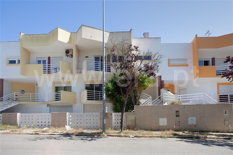 Moradia em Banda T3 / Almada, Caparica e Trafaria