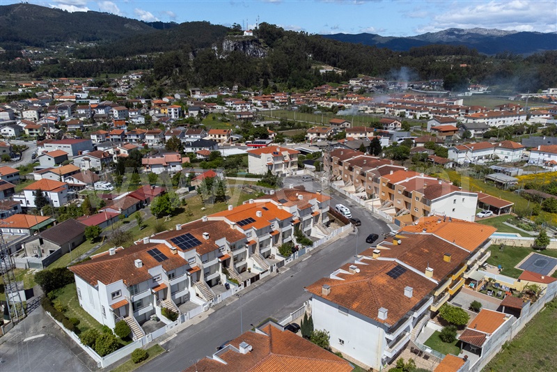 Moradia em Banda T3 com Jardim Amares, Amares e Figueiredo - 1467678 - 9