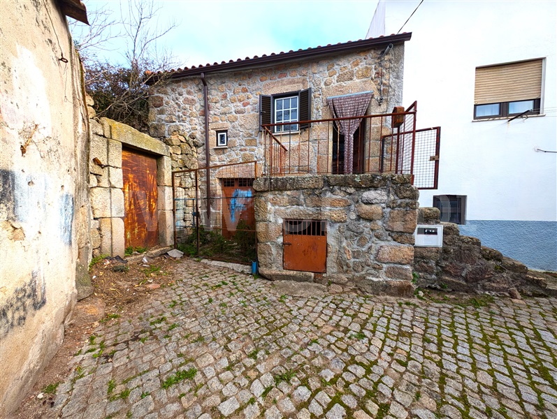 Moradia em Banda T3 / Celorico da Beira, Celorico da Beira