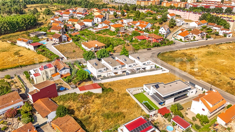 Moradia Geminada T3 Chaves, Santa Maria Maior - 1496526 - 28