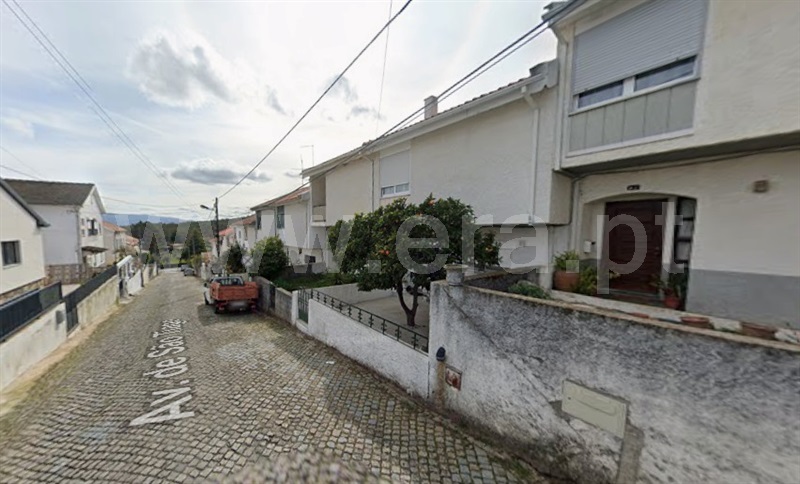 Moradia em Banda T3 / Covilhã, Tortosendo