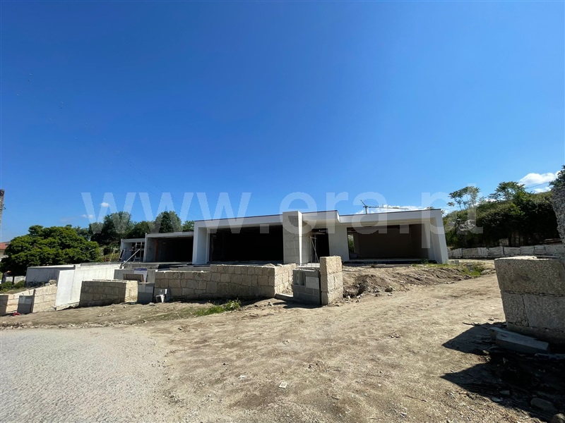 Moradia em Banda T3 / Fafe, Cepães e Fareja