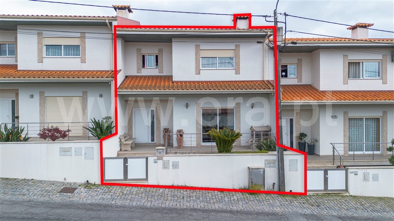 Moradia em Banda T3 / Felgueiras, Refontoura