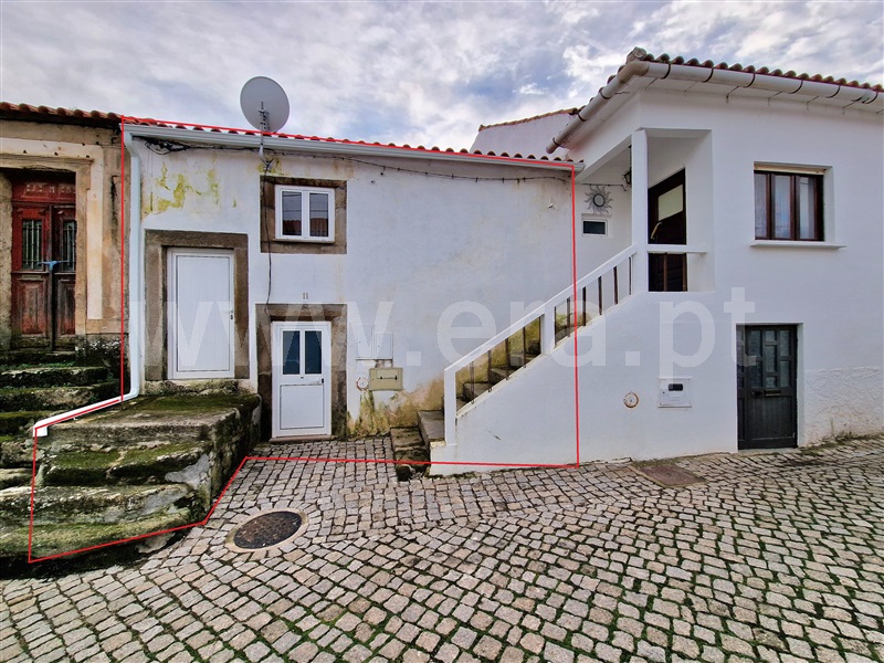 Moradia em Banda T3 / Figueira de Castelo Rodrigo, Vilar Torpim, Figueira de Castelo Rodrigo