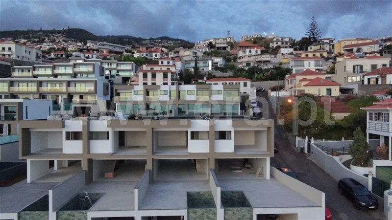Moradia em Banda T3 / Funchal, Funchal (Santa Maria Maior)
