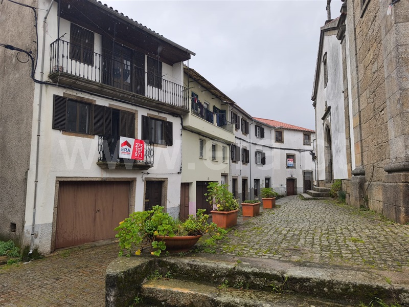 Moradia em Banda T3 / Fundão, Souto da Casa