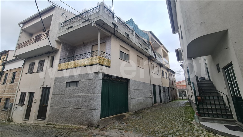 Moradia em Banda T3 / Gouveia, Arcozelo