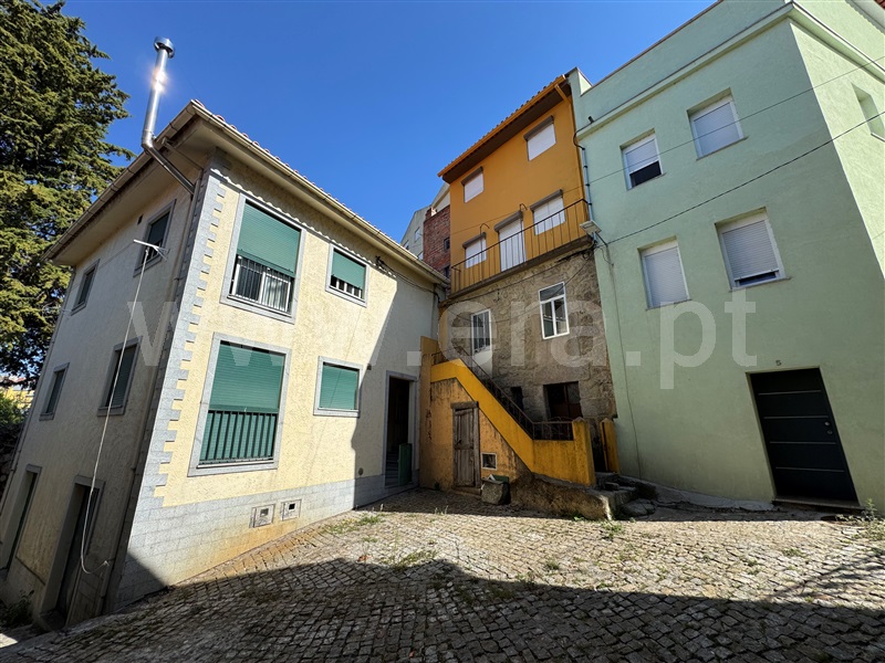 Moradia em Banda T3 Gouveia - 1511702 - 1