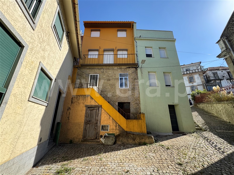 Moradia em Banda T3 / Gouveia, Gouveia