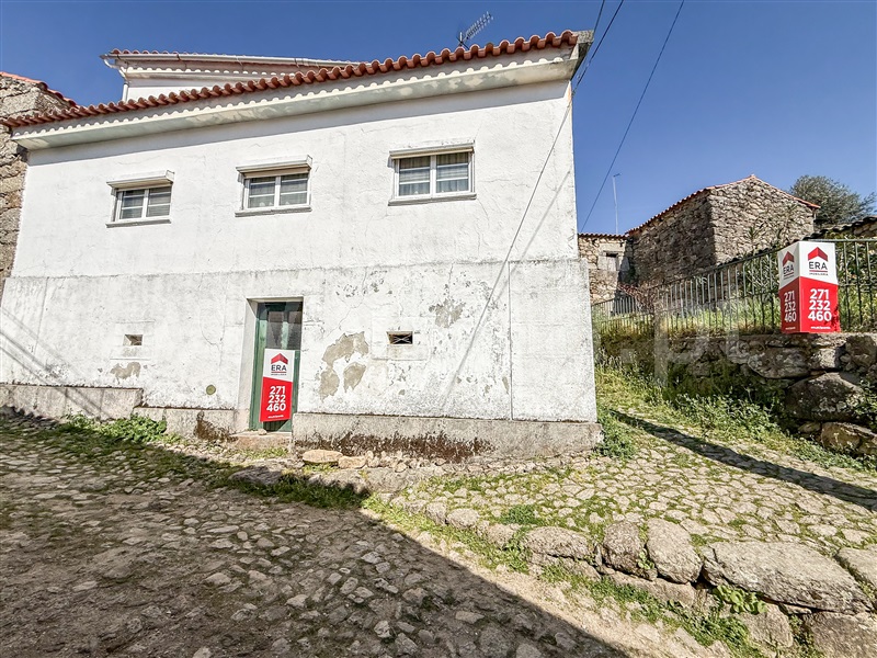 Moradia em Banda T3 / Guarda, Vila Soeiro